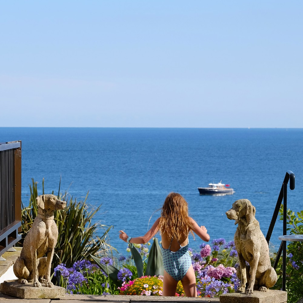 the-nare-cornwall-child-sea