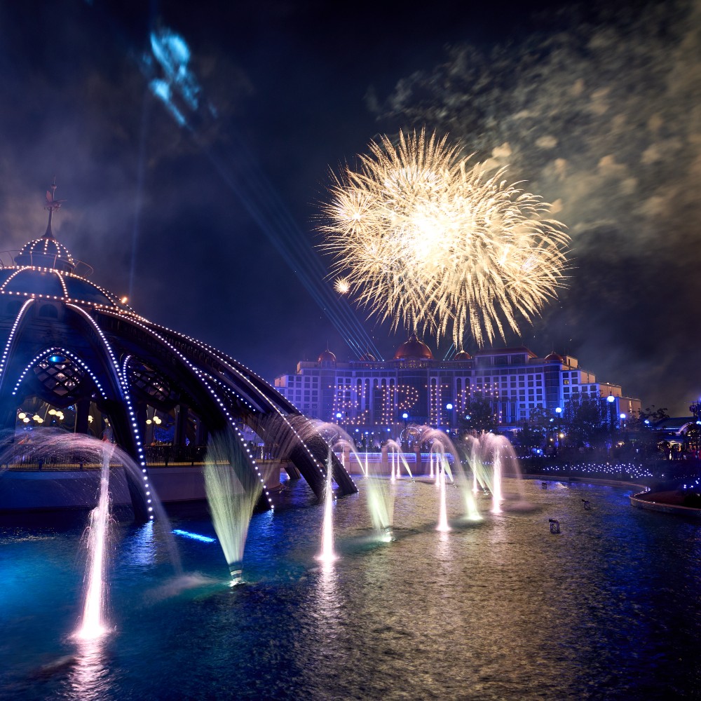 universal-epic-universe-fireworks