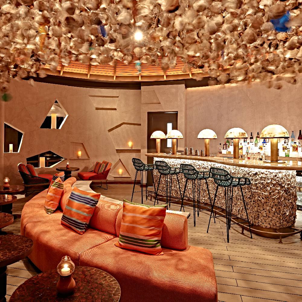 kanusan-restaurant-finolhu-maldives-family-resort