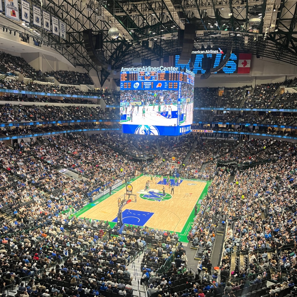 basketball-america-airlines-center-dallas-family-holiday