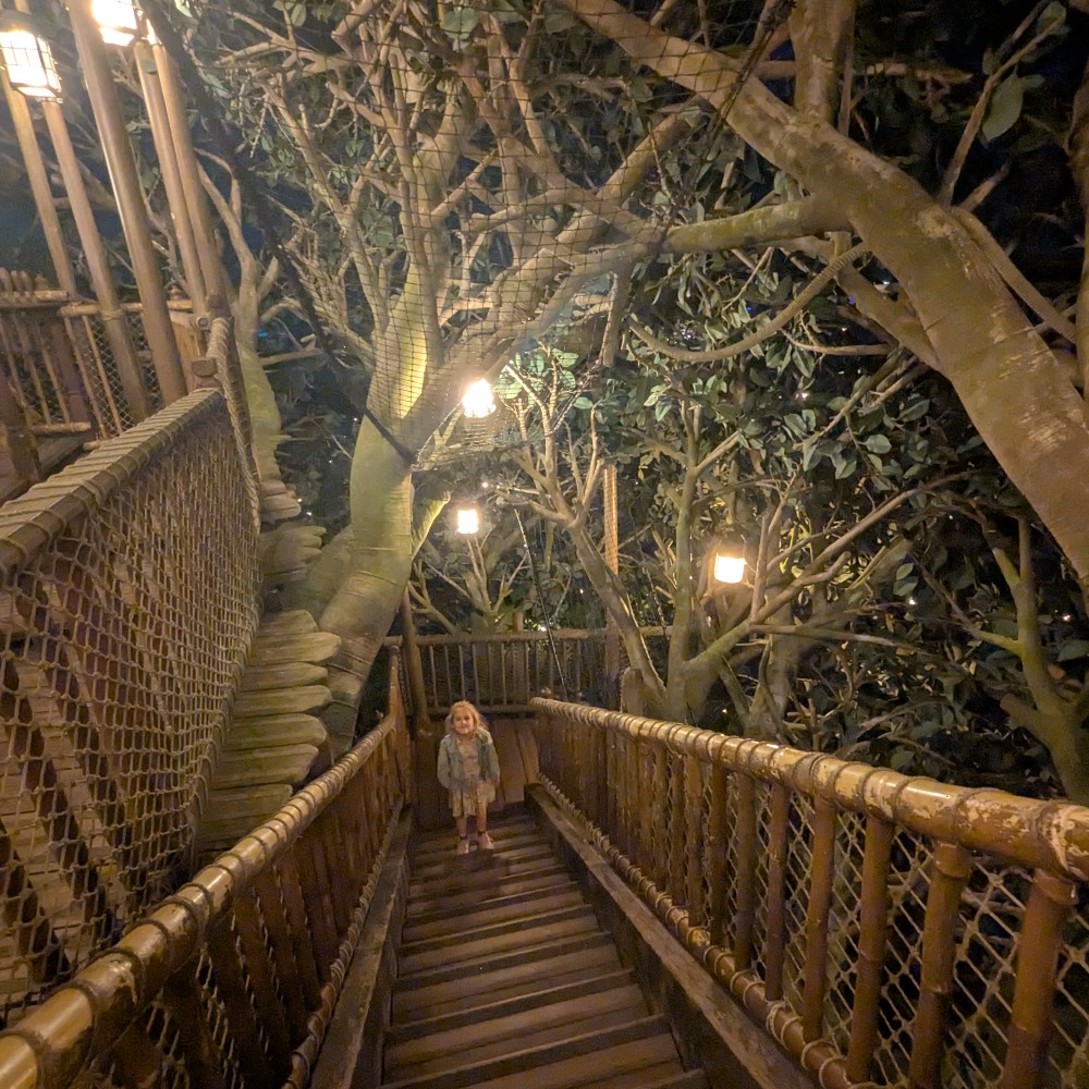 child-haunted-house-theme-park-ride