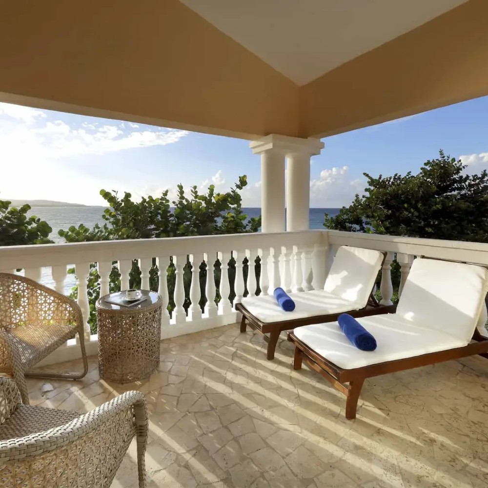 grand-palladium-lady-hamilton-villa-suite-terrace-family-holiday-in-jamaica