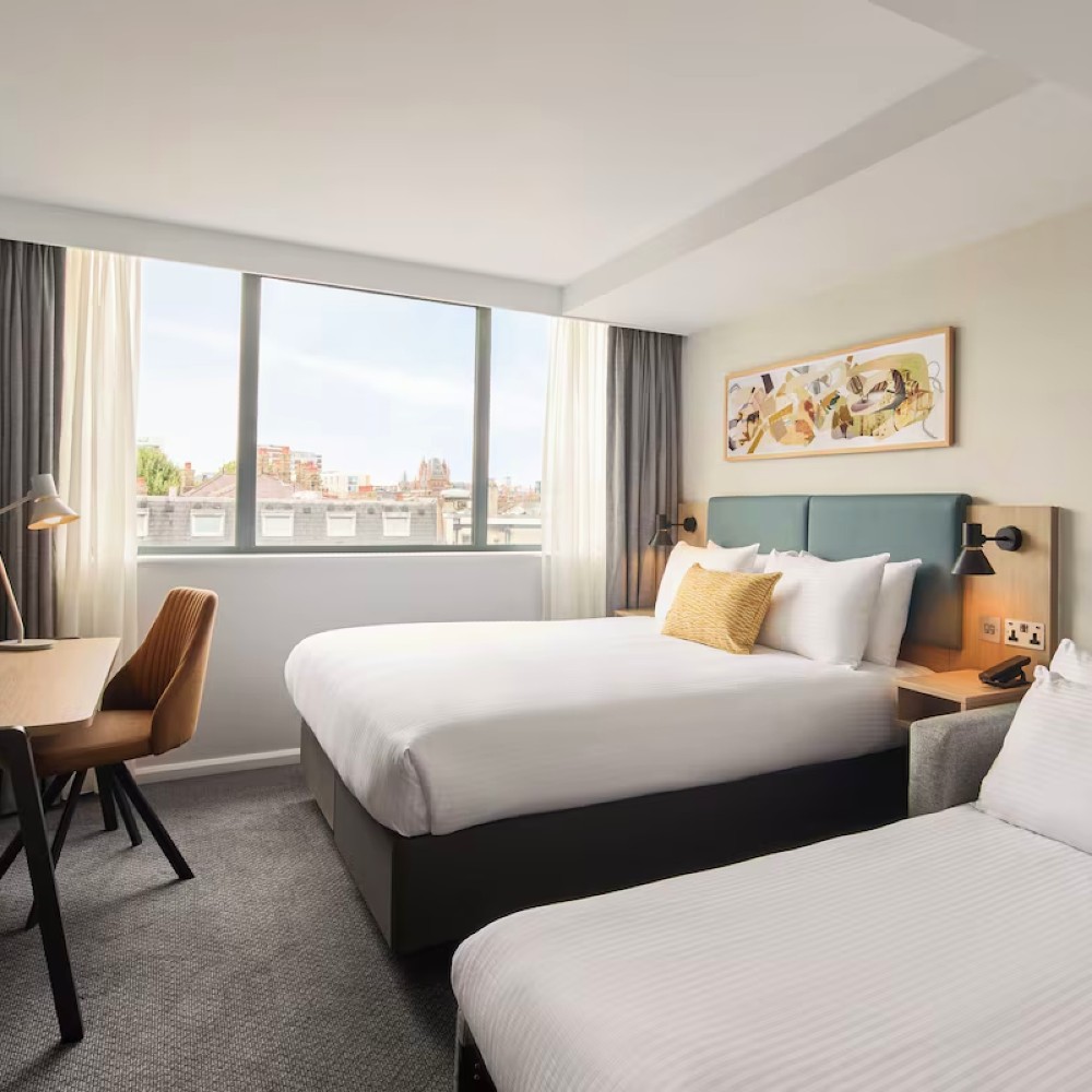 premium-room-holiday-inn-bloomsbury-london-family-hotels