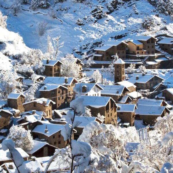 snowy-village-andorra-family-ski-holiday