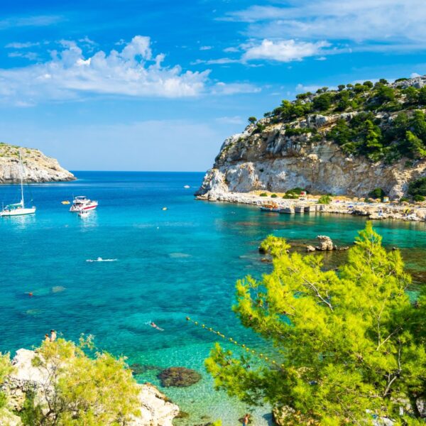 anthony-quinn-bay-best-rhodes-family-beaches