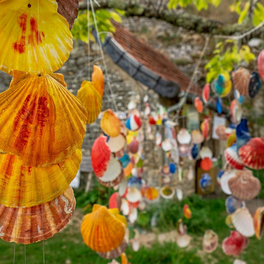 colourful-scallop-shells-camino-de-santiago