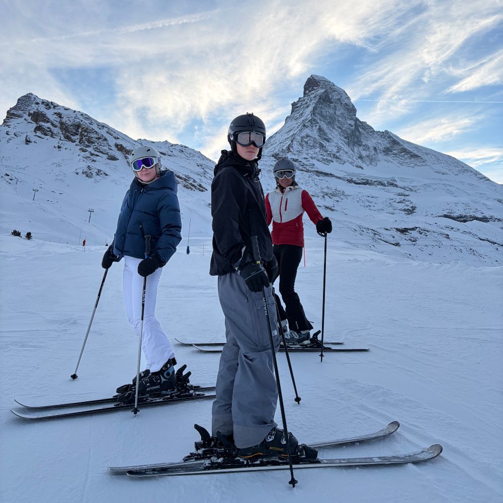 family-skiing-switzerland