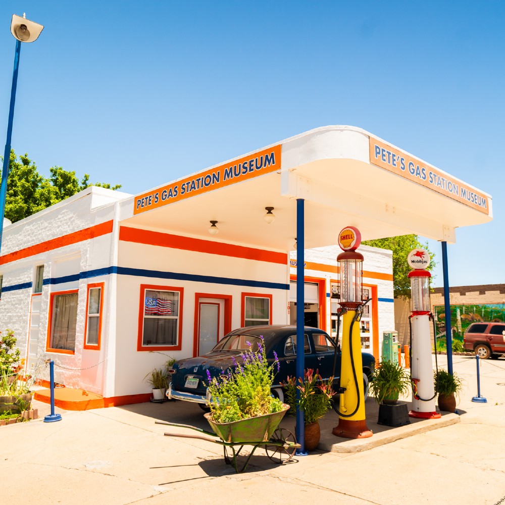 petes-gas-station-williams-an-pham