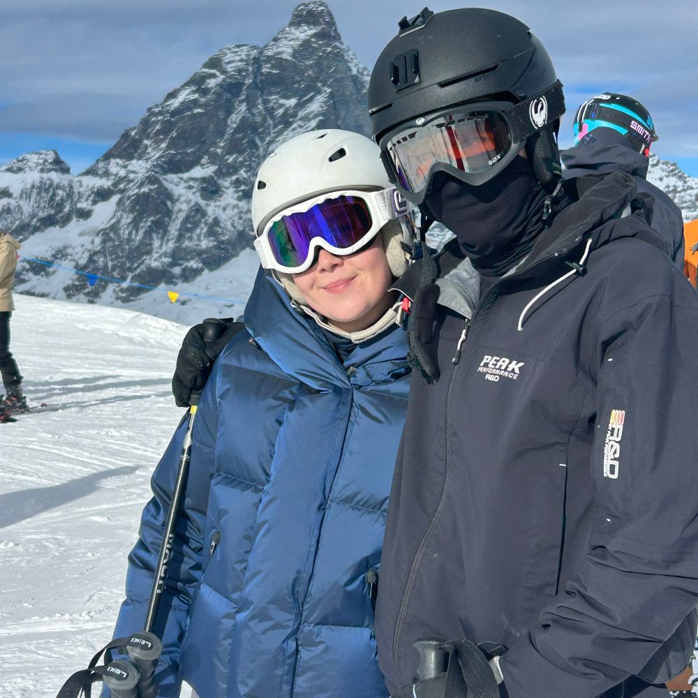 teenagers-skiing-switzerland