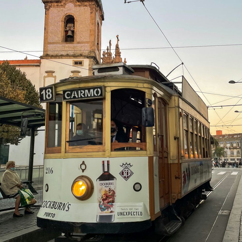 tram-family-holiday-in-porto