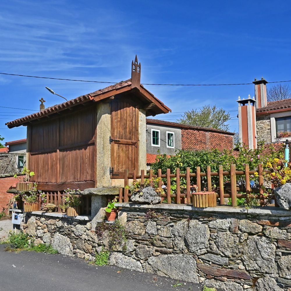 village-house-and-garden-arzua