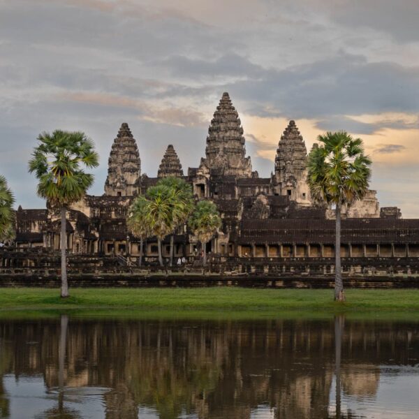 angkor-wat-summer-holiday-in-cambodia