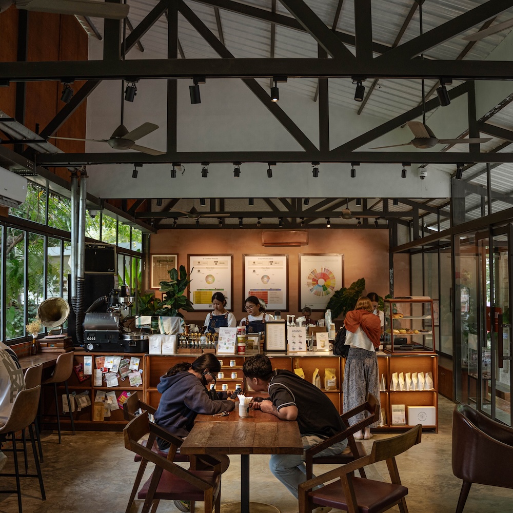 coffee-shop-summer-holiday-in-cambodia
