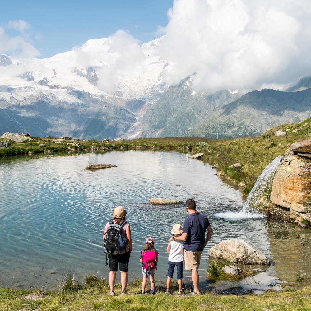 family-kreuzboden-hiking