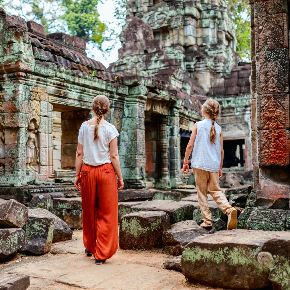 angkor-wat-cambodia-children