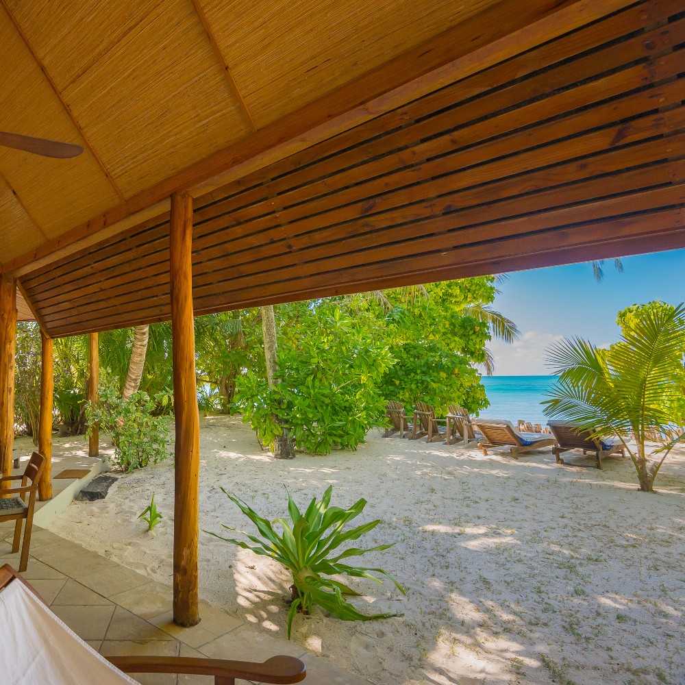 beach-cottage-veranda-denis-island