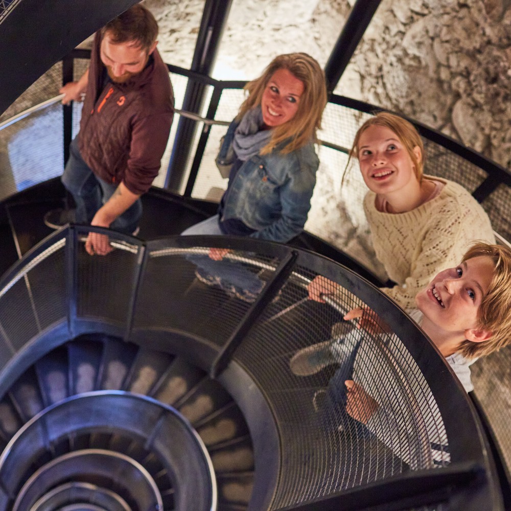 city-tower-summer-holiday-in-innsbruck