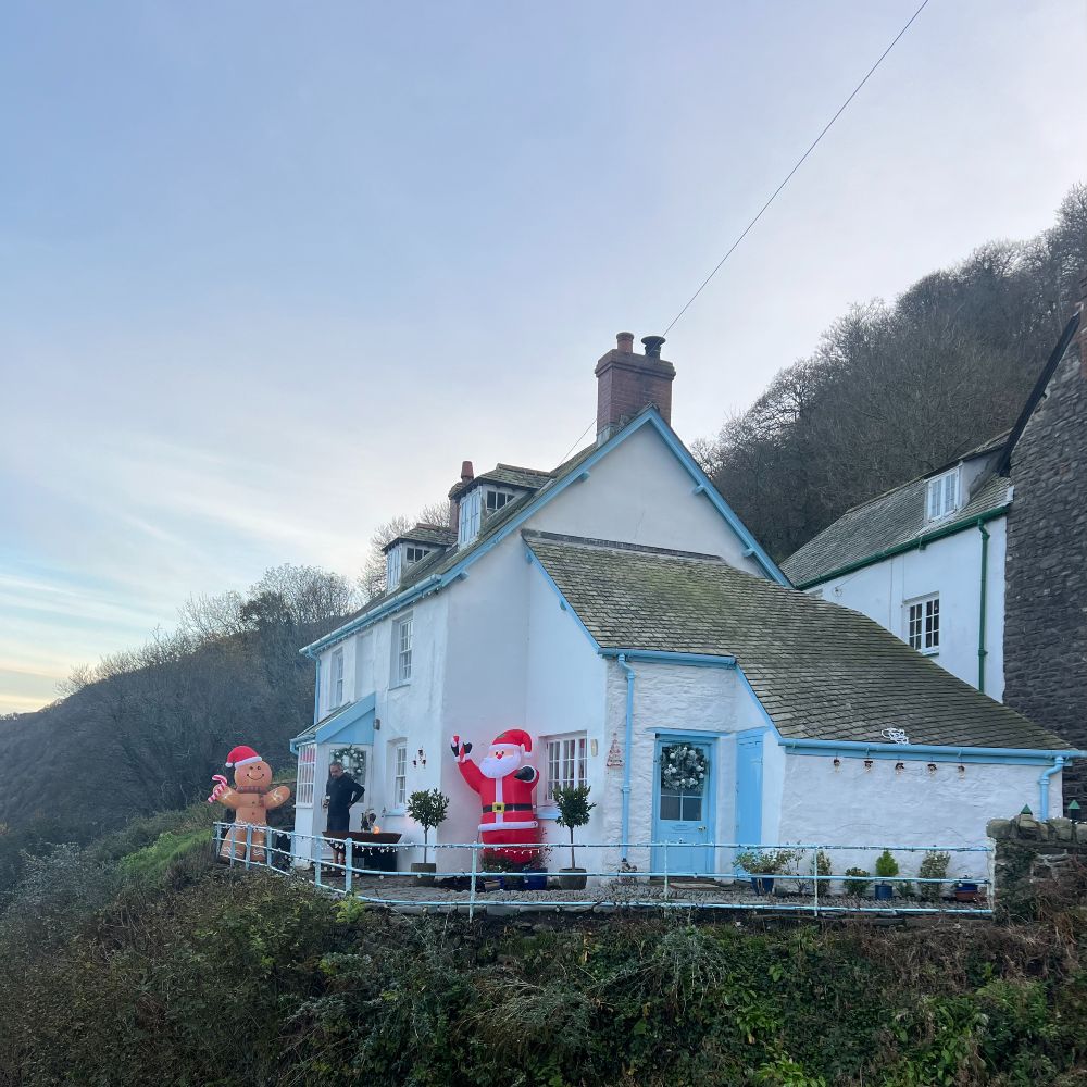 cottage-christmas-devon