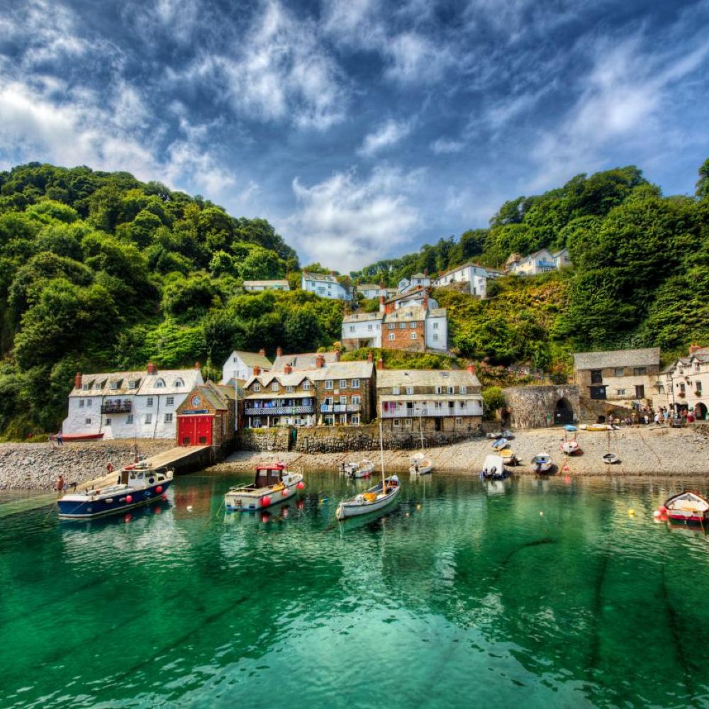 clovelly-harbour