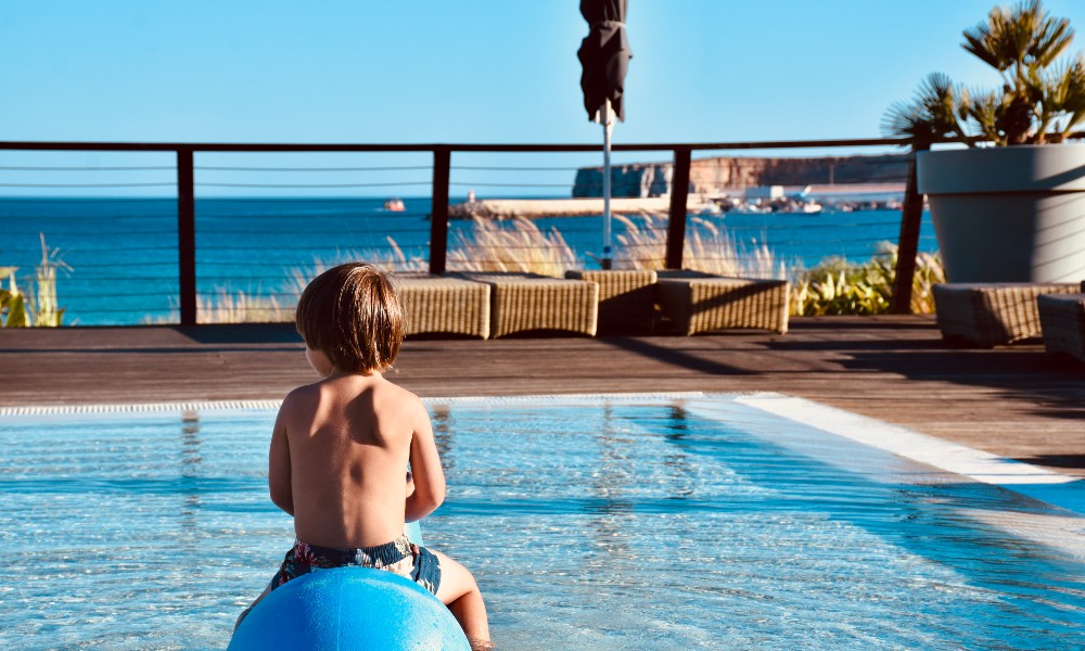 kid-pool-hotel-algarve