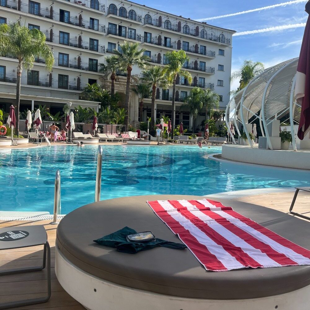 poolside-hotel-spain