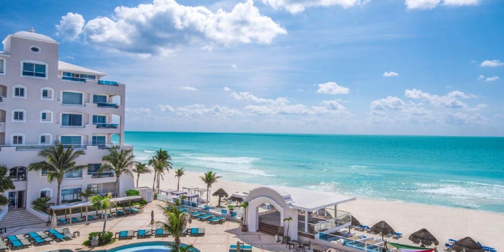 warm-winter-getaways-at-wyndham-alltra-family-resort-in-cancun-riviera-maya-mexico 