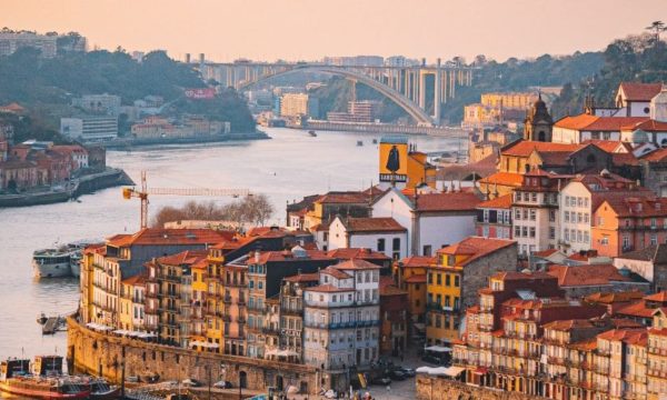 sunset-view-of-porto-and-river-douro-summer-2021-most-beautiful-places-in-portugal-woody-van-der-straeten