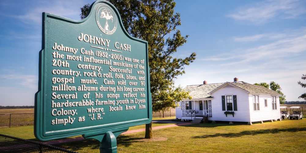 johnny-cash-childhood-home-dyess-arkansas-family-road-trip-2022