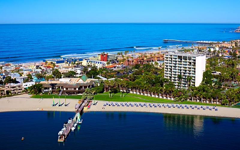 catamaran-resort-san-diego-view-over-pacific-at-mission-bay