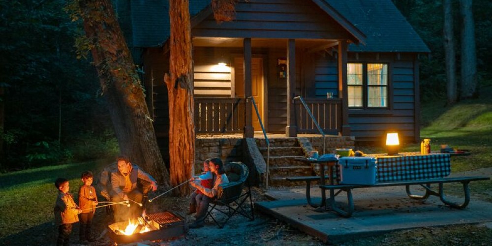 missouri-tourism-family-getaway-meramec-state-park-cabin-toasting-marshmallows-family-bonfire