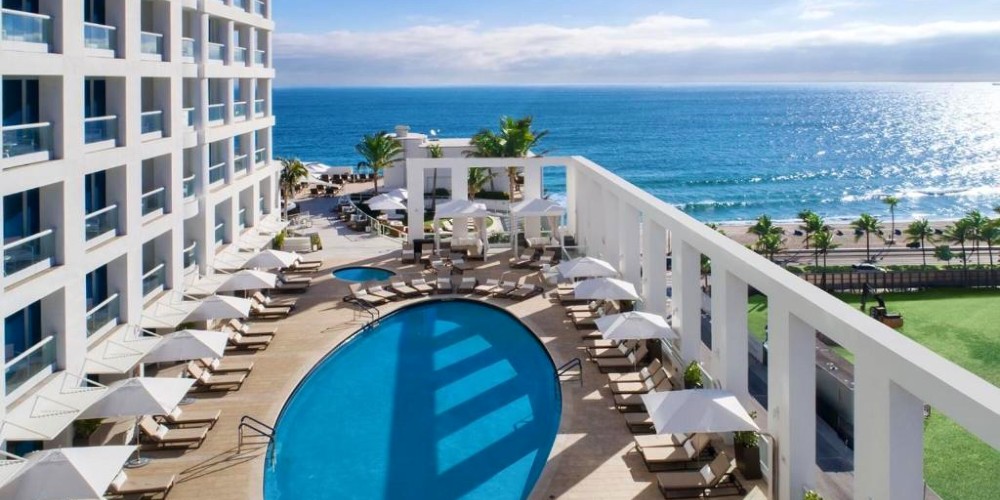 view-of-ocean-and-resort-pool-conrad-fort-lauderdale-beach-florida