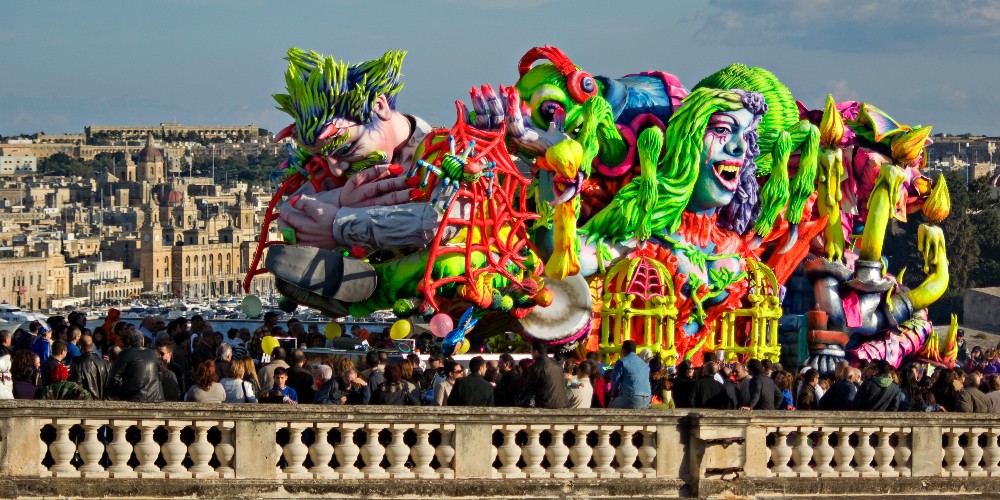 carnival-floats-valletta-mardi-gras-malta-vacation-2023