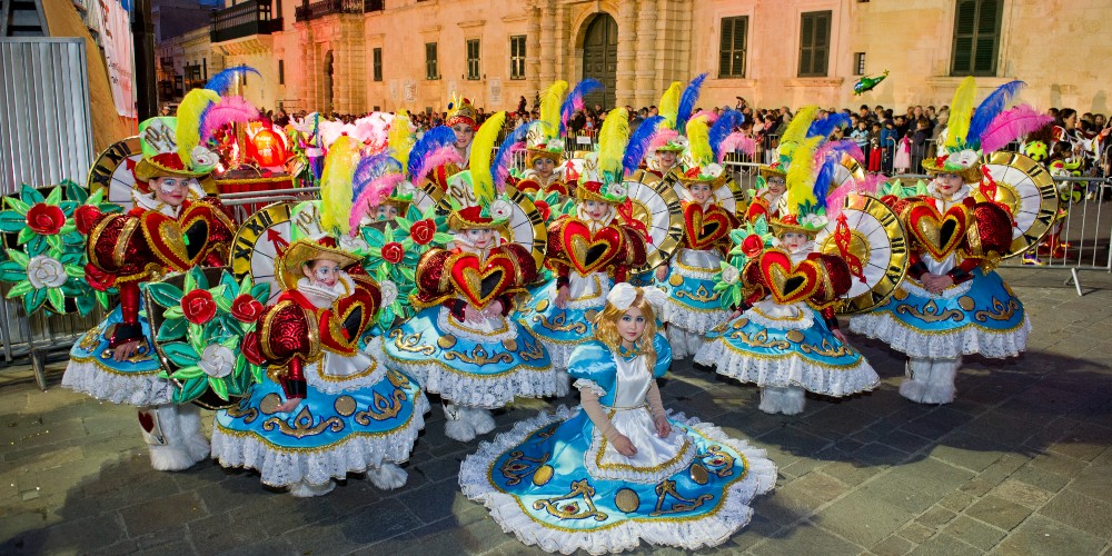 dance-troupe-carnival-valletta-malta-vacation-2023