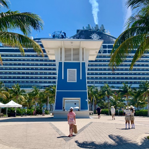 msc-seascape-docked-bahamas-caribbean-cruise