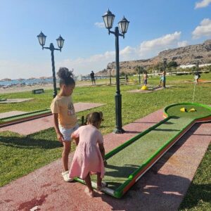 children-playing-mini-golf-greece