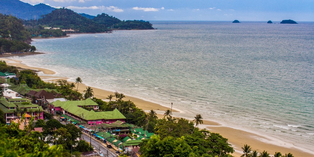 beach-town-koh-chang-island-thailand