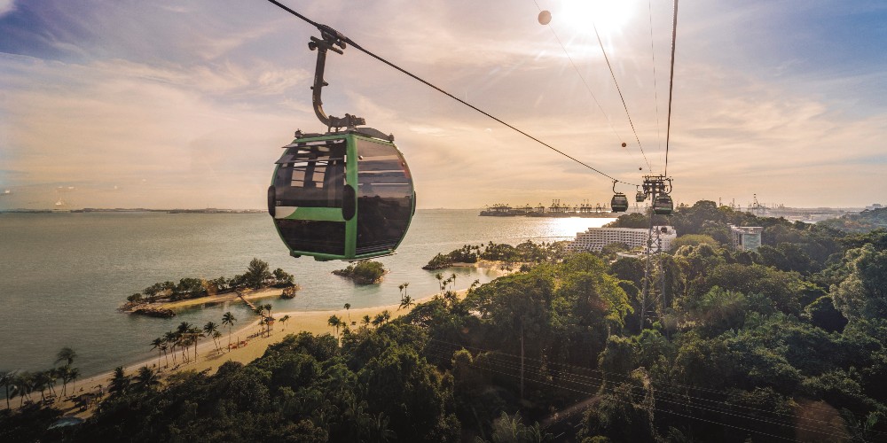 wheelchair-accessible-cable-cars-sentosa