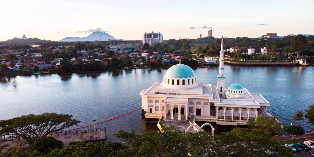 floating-mosque-kuching-rainforest-world-music-festival