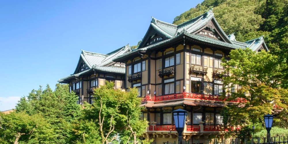 fujiya-hotel-hakone-mount-fuji-japan-gardens