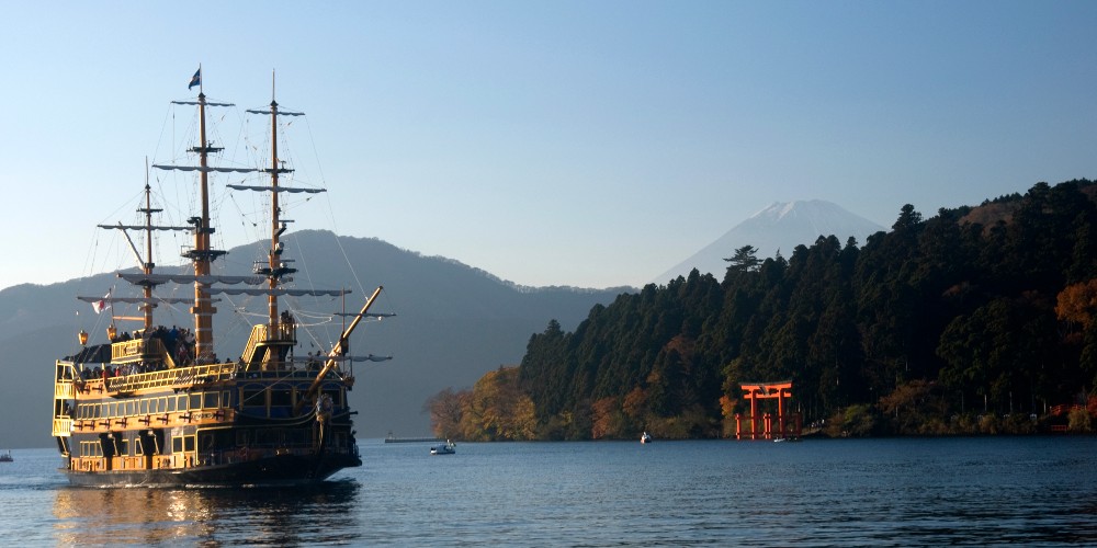 red-tori-gate-vintage-galleon-mount-fuji-hakone-japan