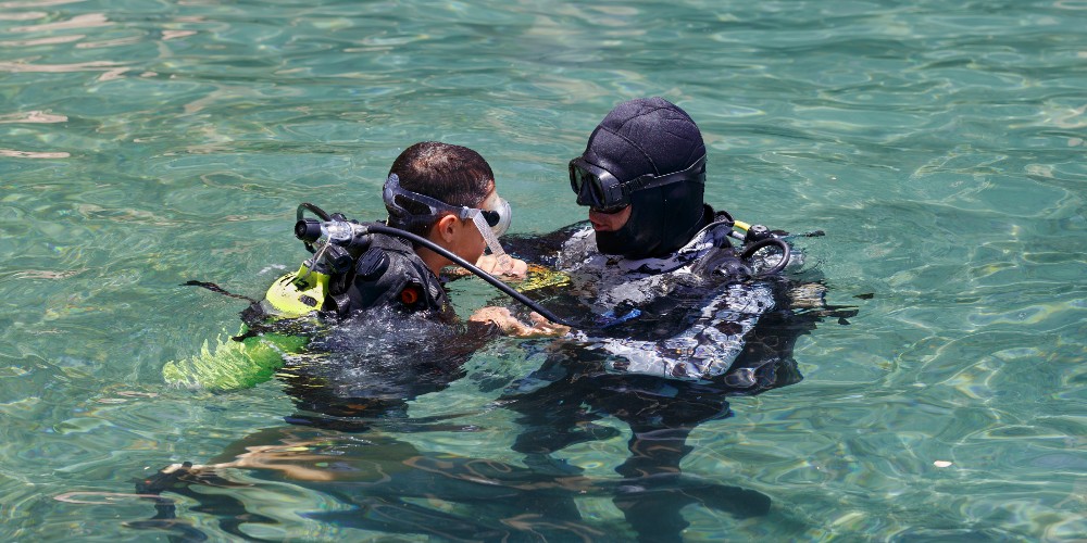 boy-and-instructor-diving-lessons-asia