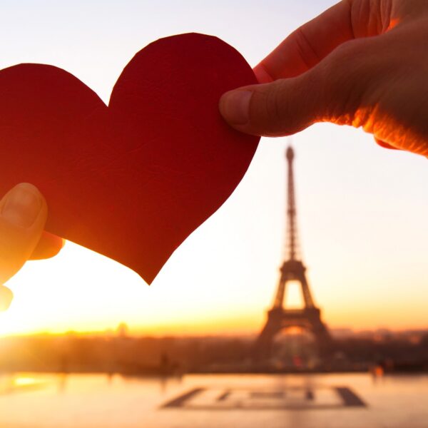 love-paris-heart-eiffel-tower