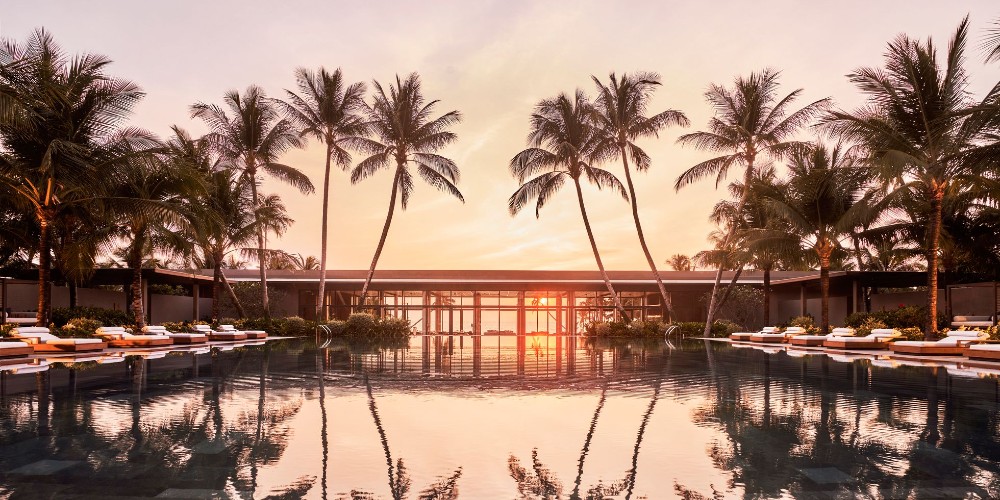 pool-at-sunset-regent-phu-quoc-hotel