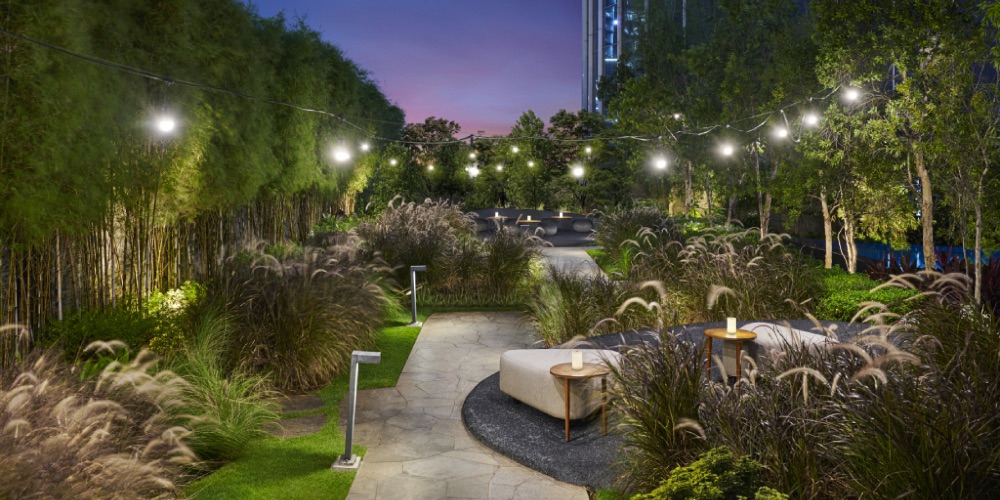 summers-at-the-pool-swissotel-jakarta