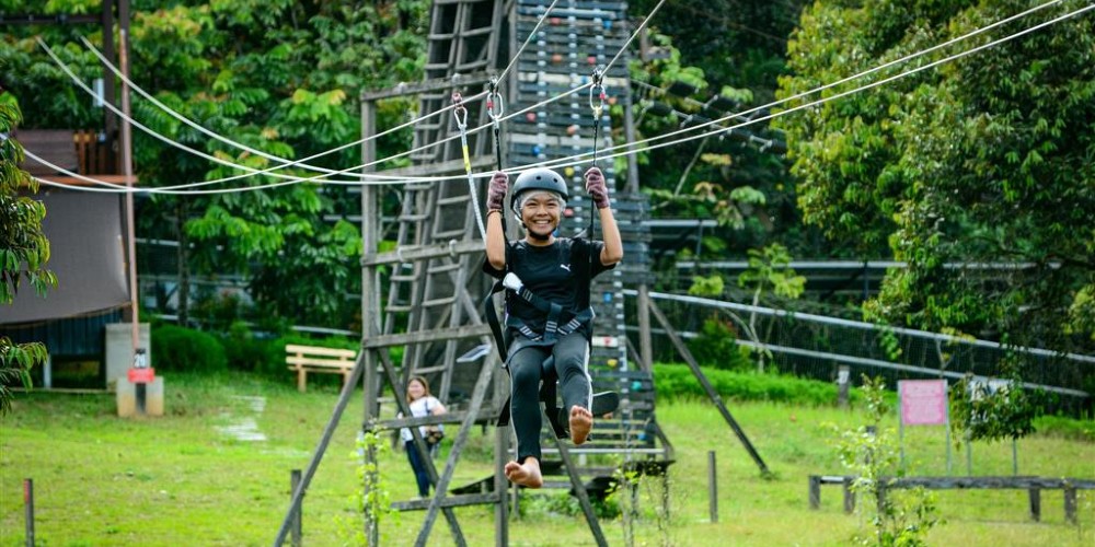 borneo-happy-farm-zipline-kuching