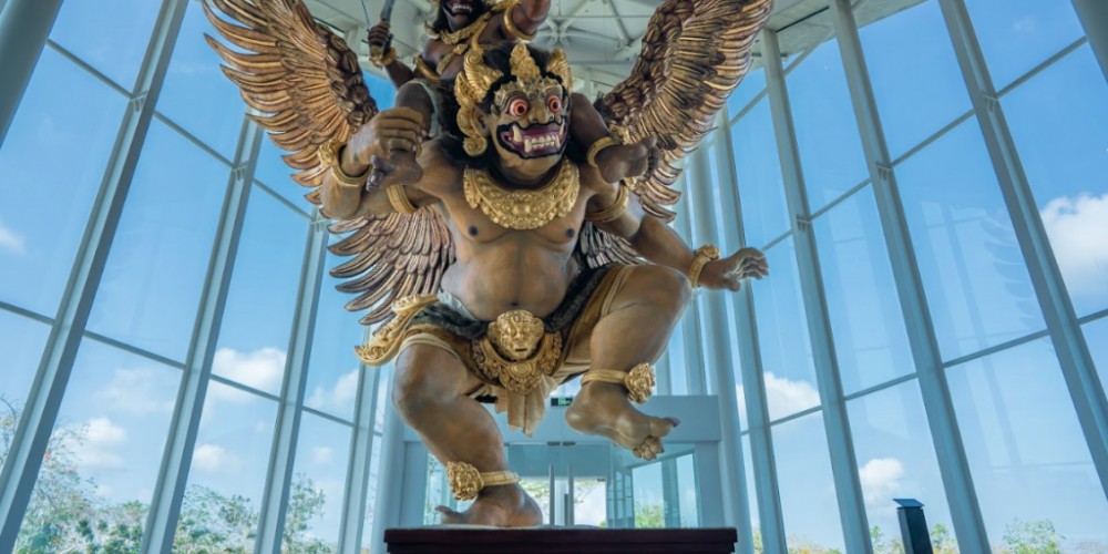 ooguh-ooguh-statues-sarak-museum