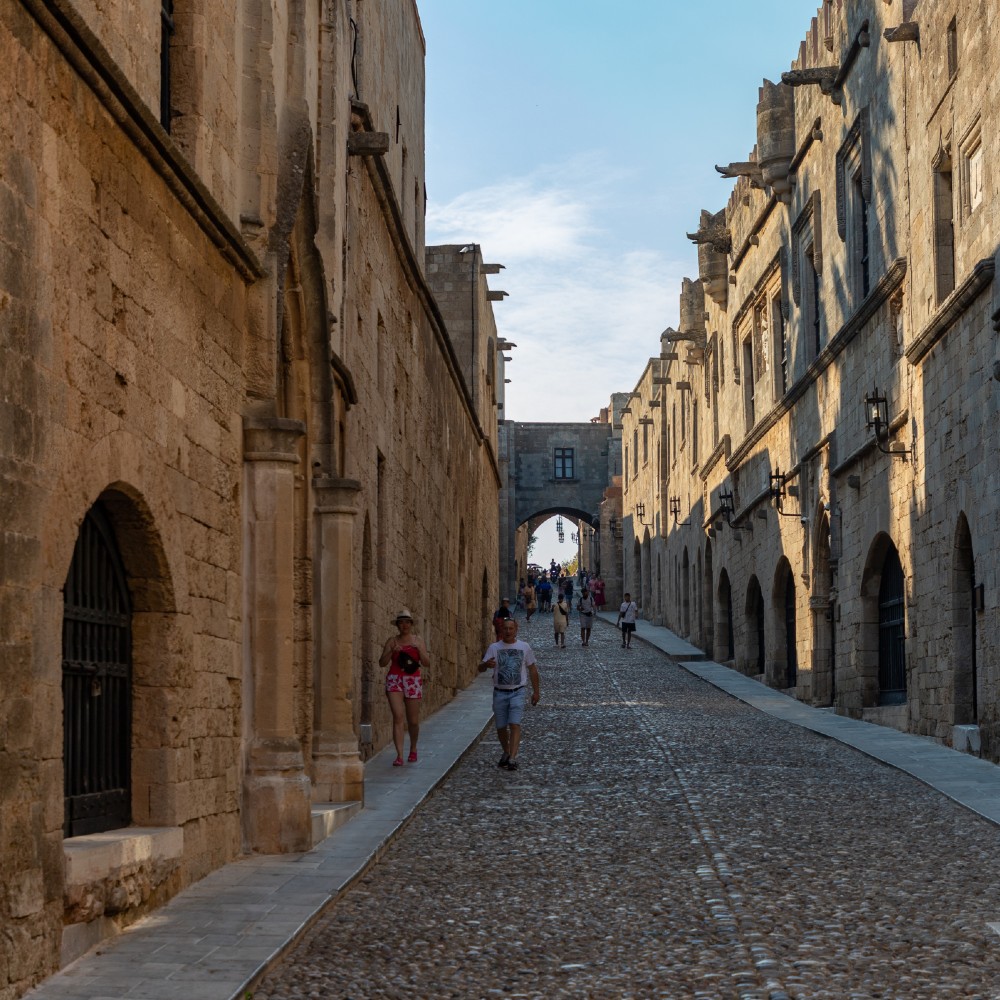 street-of-knights-rhodes-family-holiday