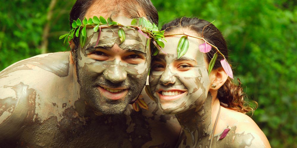 muddy faces discover Costa Rica