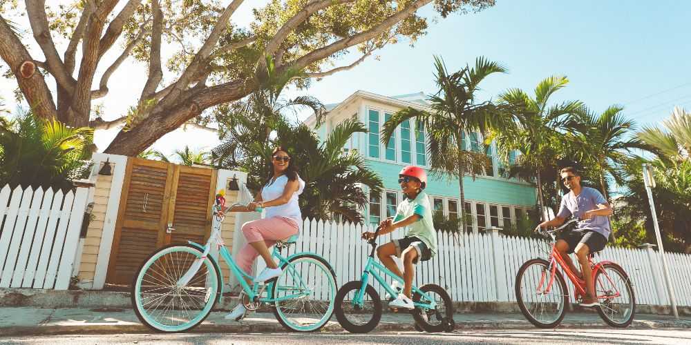 family-cycling-historic-district-key-west-2022