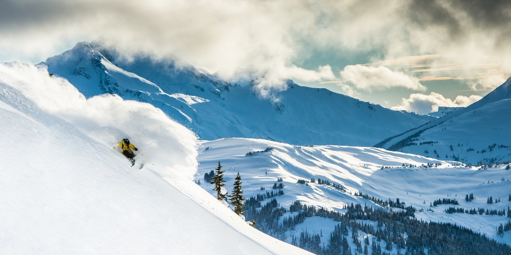 big-mountain-skiing-whistler-bucket-list-experience-whistler-blackcomb-ski-resort-canada